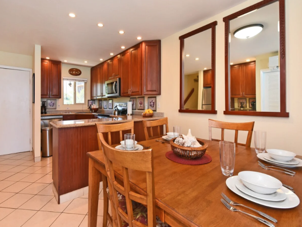Luxury Oceanfront Condo in West Maui - Stunning Views & Amenities